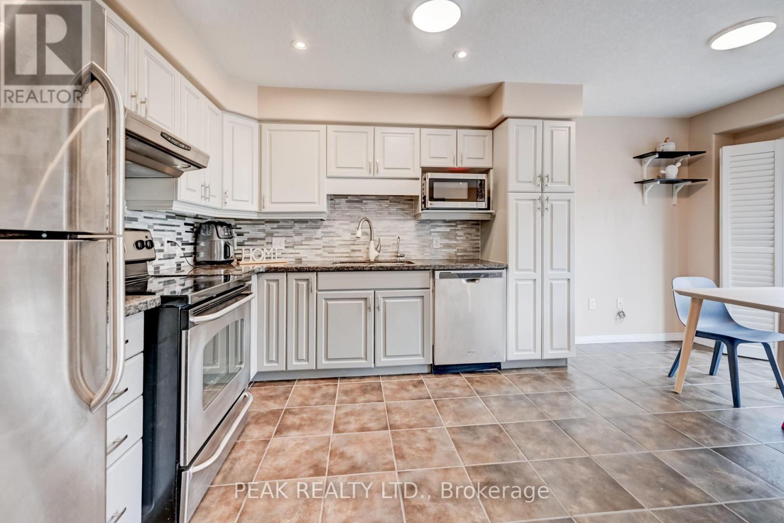 547 Wild Iris Avenue, Waterloo, Ontario  N2V 2W4 - Photo 11 - X13030444