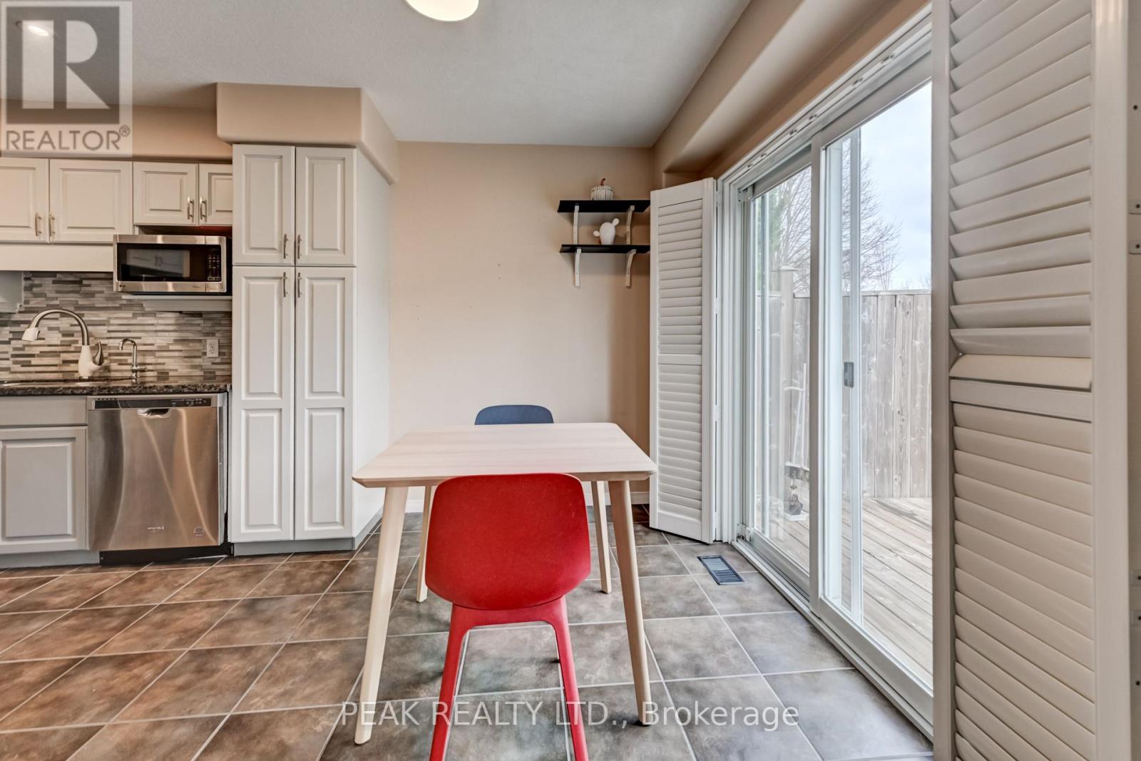 547 Wild Iris Avenue, Waterloo, Ontario  N2V 2W4 - Photo 9 - X13030444