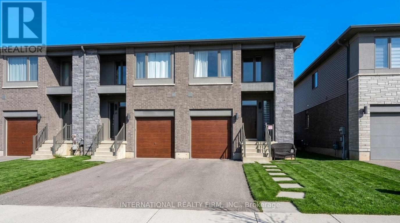 134 BEDROCK DRIVE, Hamilton, Ontario