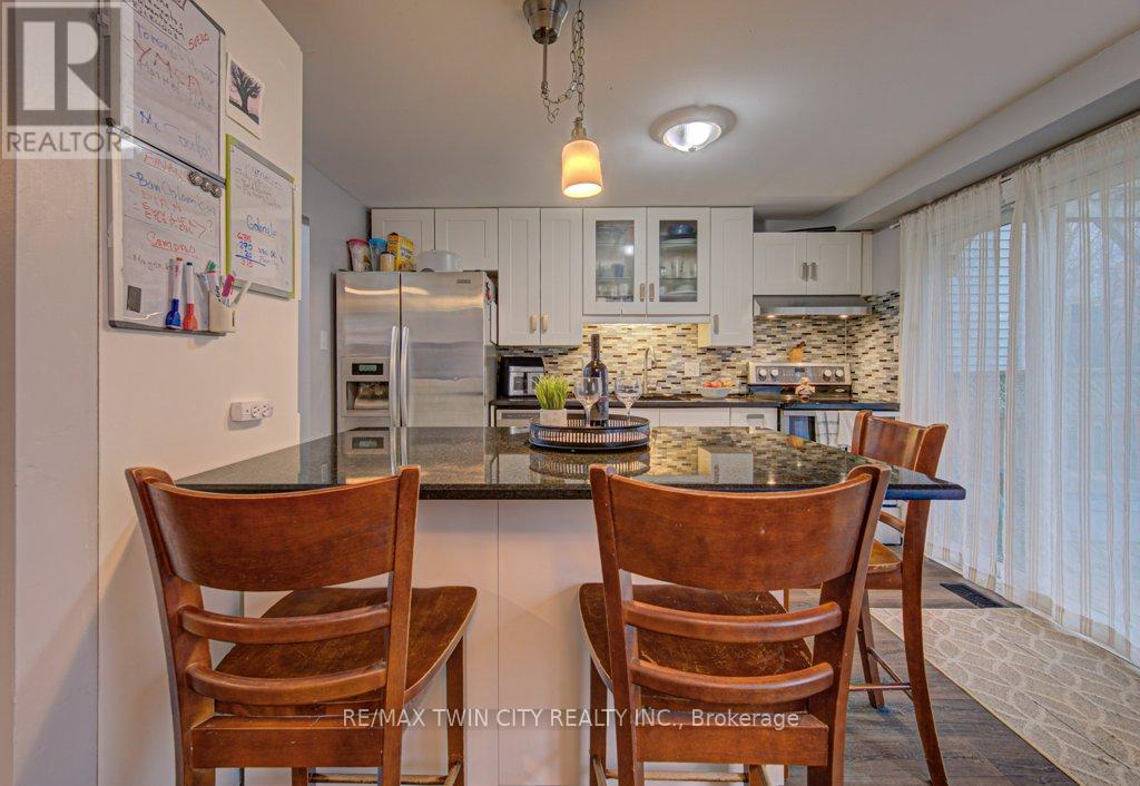 237b Thistleglen Place, Waterloo, Ontario  N2T 2A6 - Photo 14 - X13030464