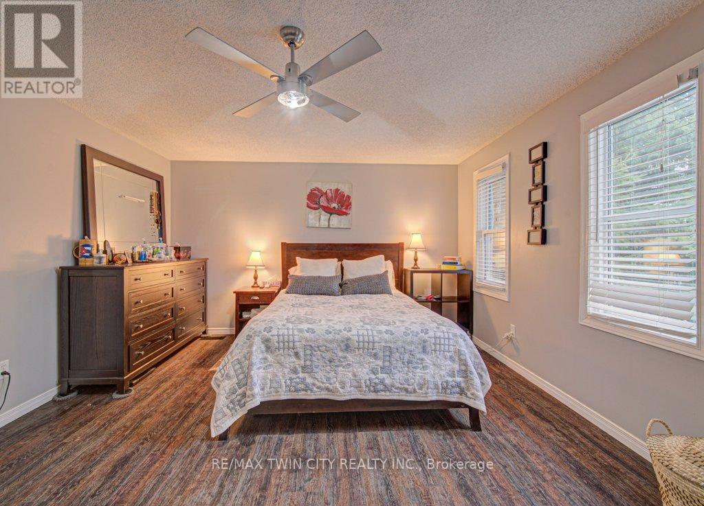 237b Thistleglen Place, Waterloo, Ontario  N2T 2A6 - Photo 21 - X13030464