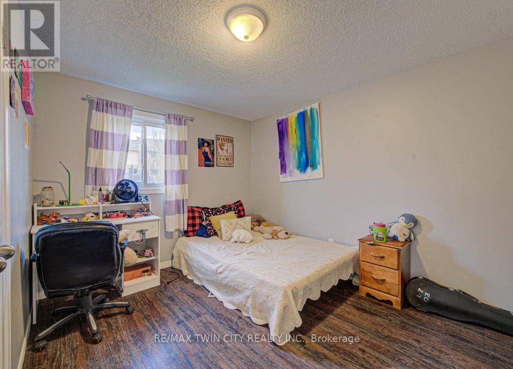 237b Thistleglen Place, Waterloo, Ontario  N2T 2A6 - Photo 23 - X13030464