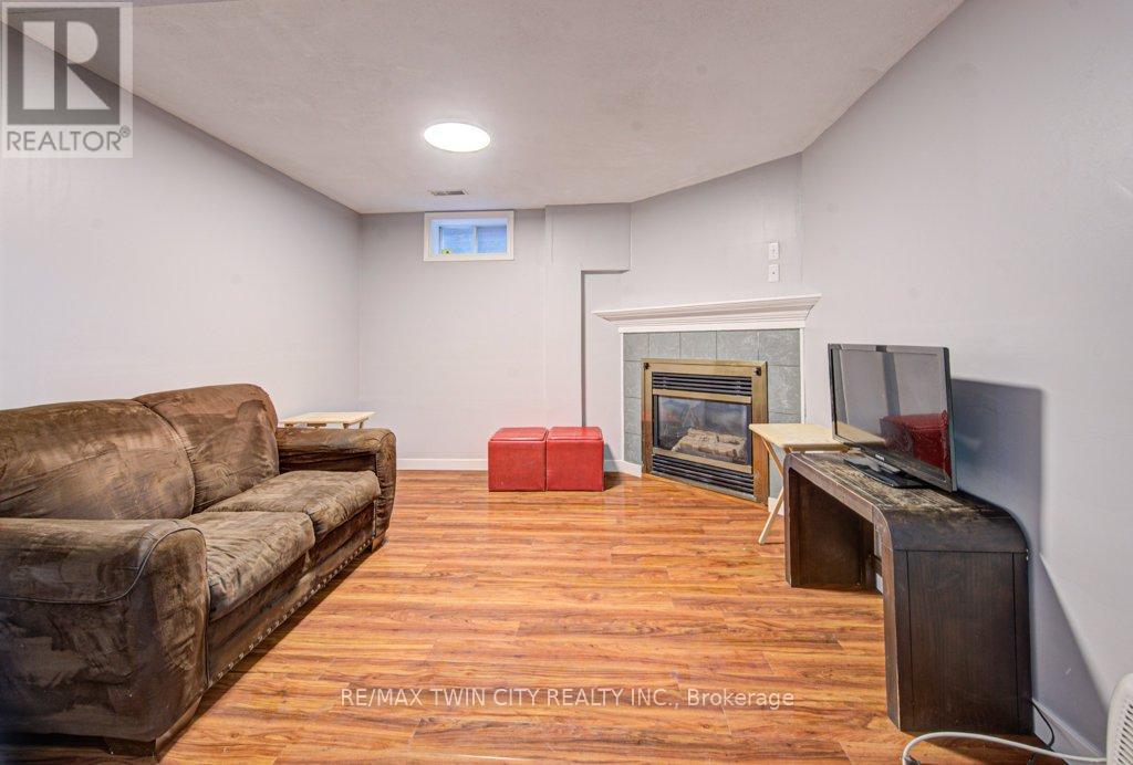 237b Thistleglen Place, Waterloo, Ontario  N2T 2A6 - Photo 26 - X13030464