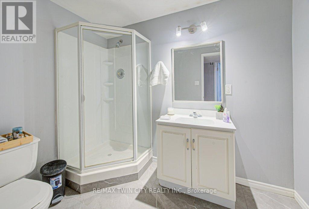 237b Thistleglen Place, Waterloo, Ontario  N2T 2A6 - Photo 30 - X13030464