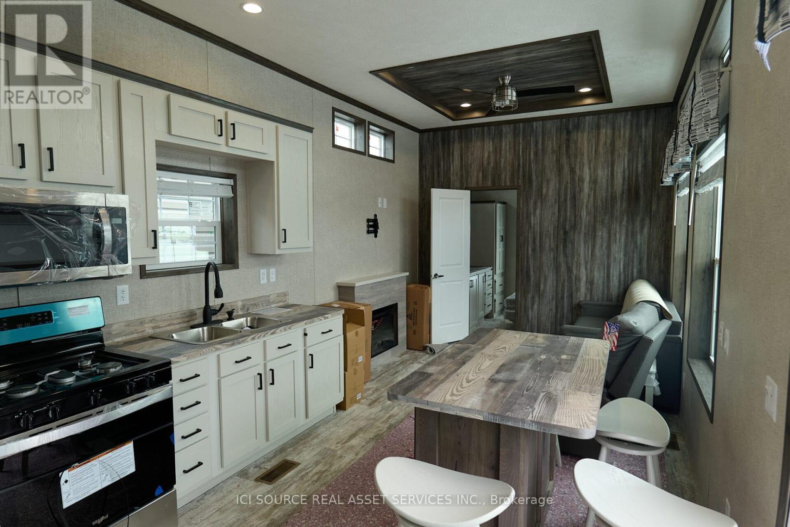 Pine - 5007 Highway 21, Saugeen Shores, Ontario  N0H 2C5 - Photo 2 - X13030548