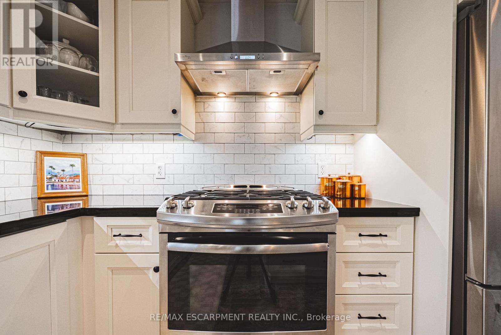 302 Fishers Glen Road, Norfolk, Ontario  N0E 1W0 - Photo 15 - X13030644