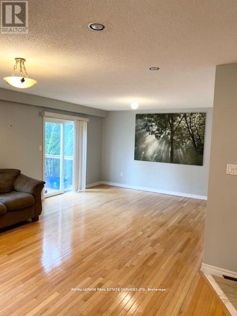 1101 Harrogate Drive, Hamilton (Meadowlands), Ontario  L9K 1N1 - Photo 7 - X13030646