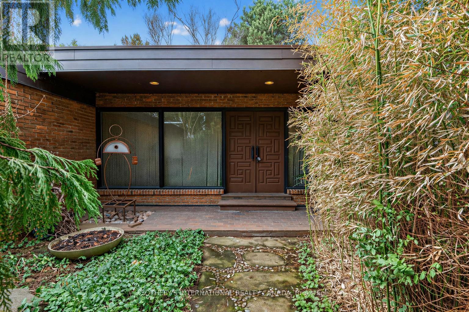 16 ROYAL OAK DRIVE, Toronto, Ontario