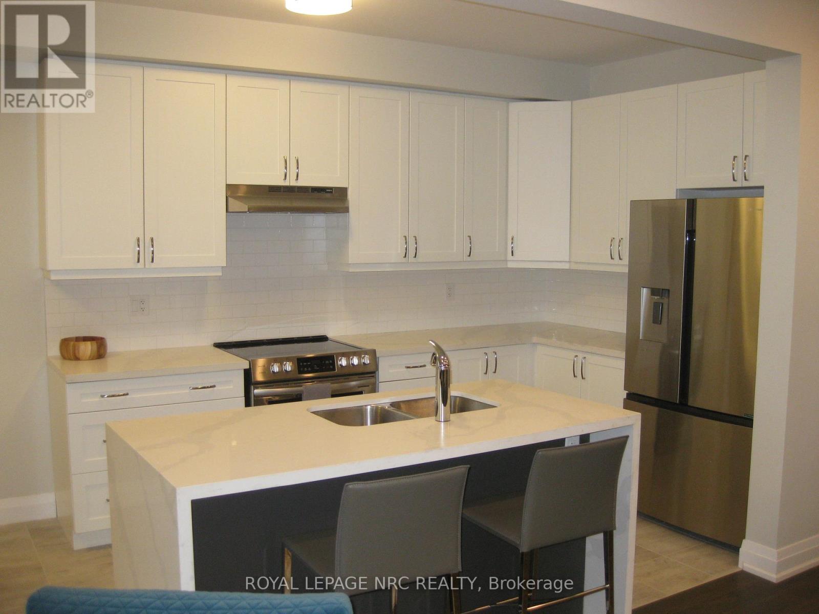 4839 Pettit Avenue, Niagara Falls, Ontario  L2E 0B7 - Photo 7 - X13030774