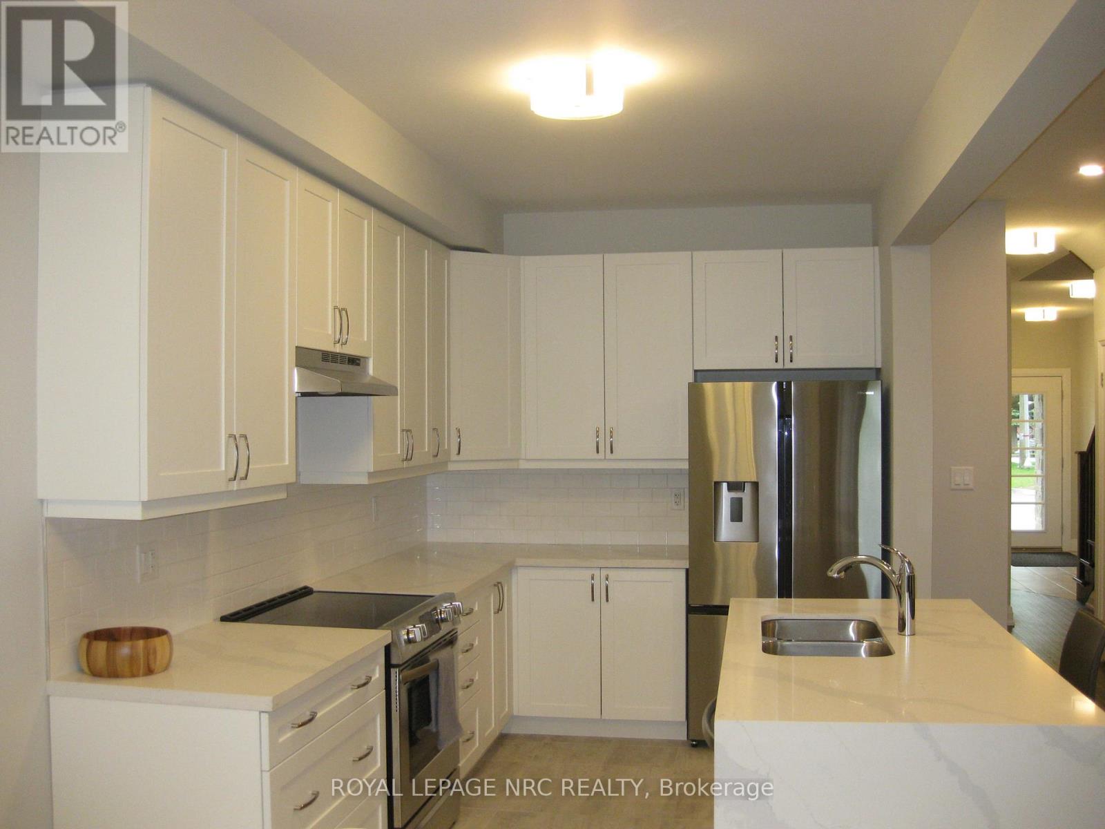 4839 Pettit Avenue, Niagara Falls, Ontario  L2E 0B7 - Photo 8 - X13030774