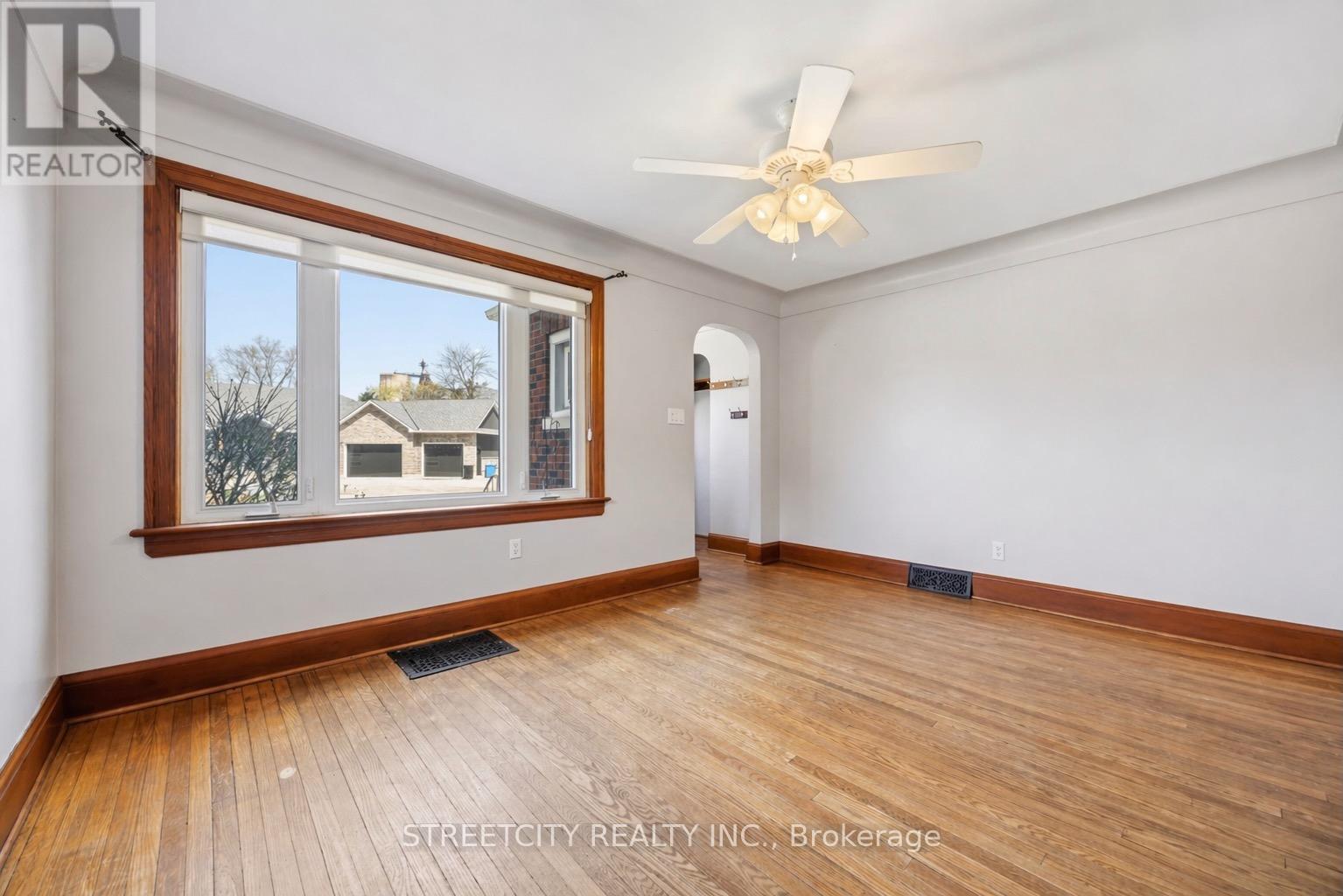 530 Plympton Street, Plympton-Wyoming, Ontario  N0N 1T0 - Photo 19 - X13030788