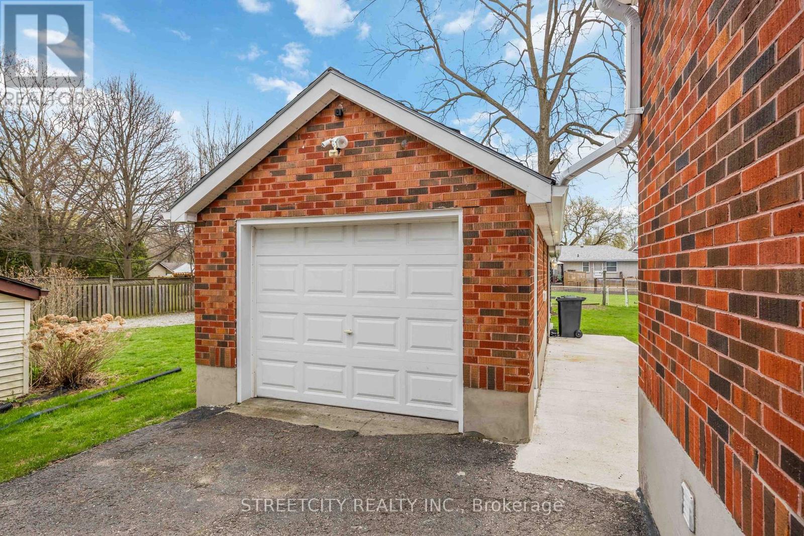 530 Plympton Street, Plympton-Wyoming, Ontario  N0N 1T0 - Photo 5 - X13030788