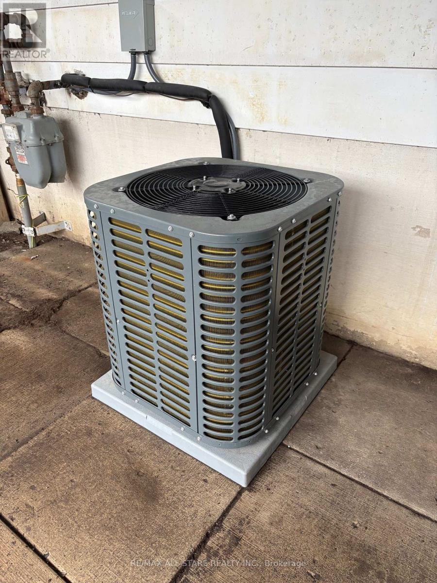 B11 - 63 Ferris Lane, Barrie, Ontario  L4M 5C4 - Photo 31 - S12880126