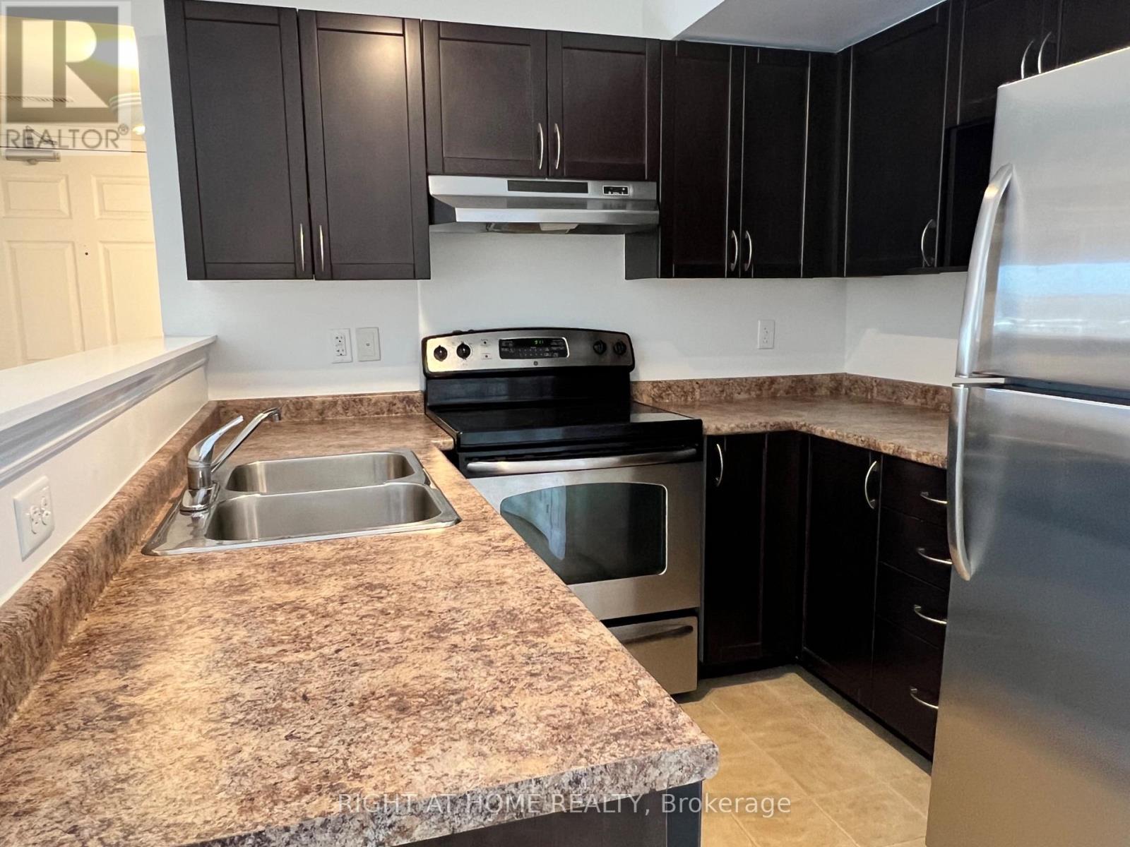 110 - 1360 Main Street, Milton, Ontario  L9T 7S5 - Photo 4 - W12987722