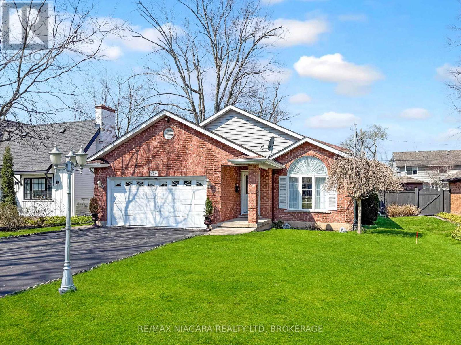 629 Daytona Drive, Fort Erie, Ontario  L2A 4Z5 - Photo 1 - X12880814