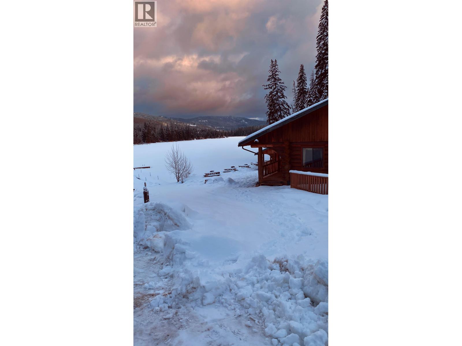 8410-8428 Little Fort 24 Highway, Lone Butte, British Columbia  V0K 1X2 - Photo 11 - C8078105