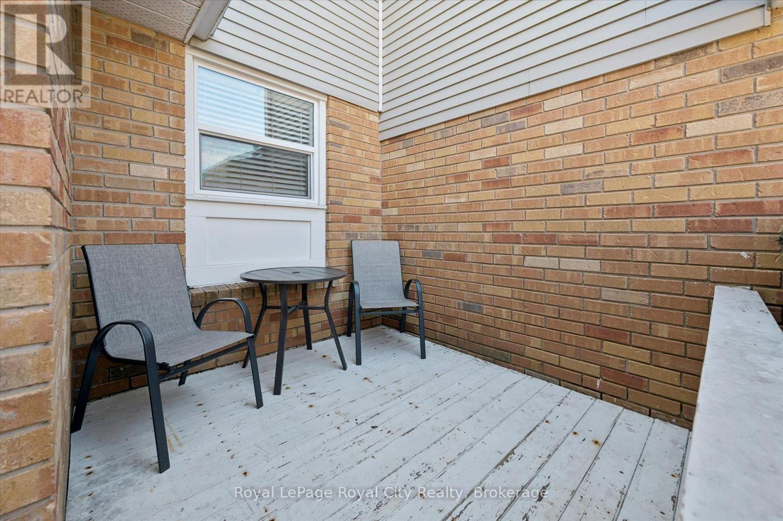 33 Fairgreen Close, Cambridge, Ontario  N1T 1T6 - Photo 3 - X13030706