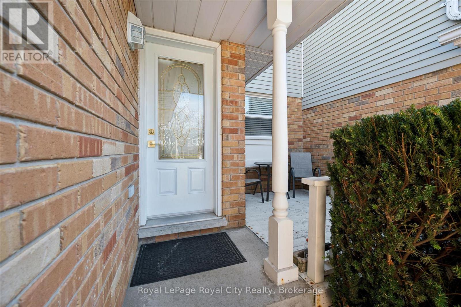 33 Fairgreen Close, Cambridge, Ontario  N1T 1T6 - Photo 4 - X13030706