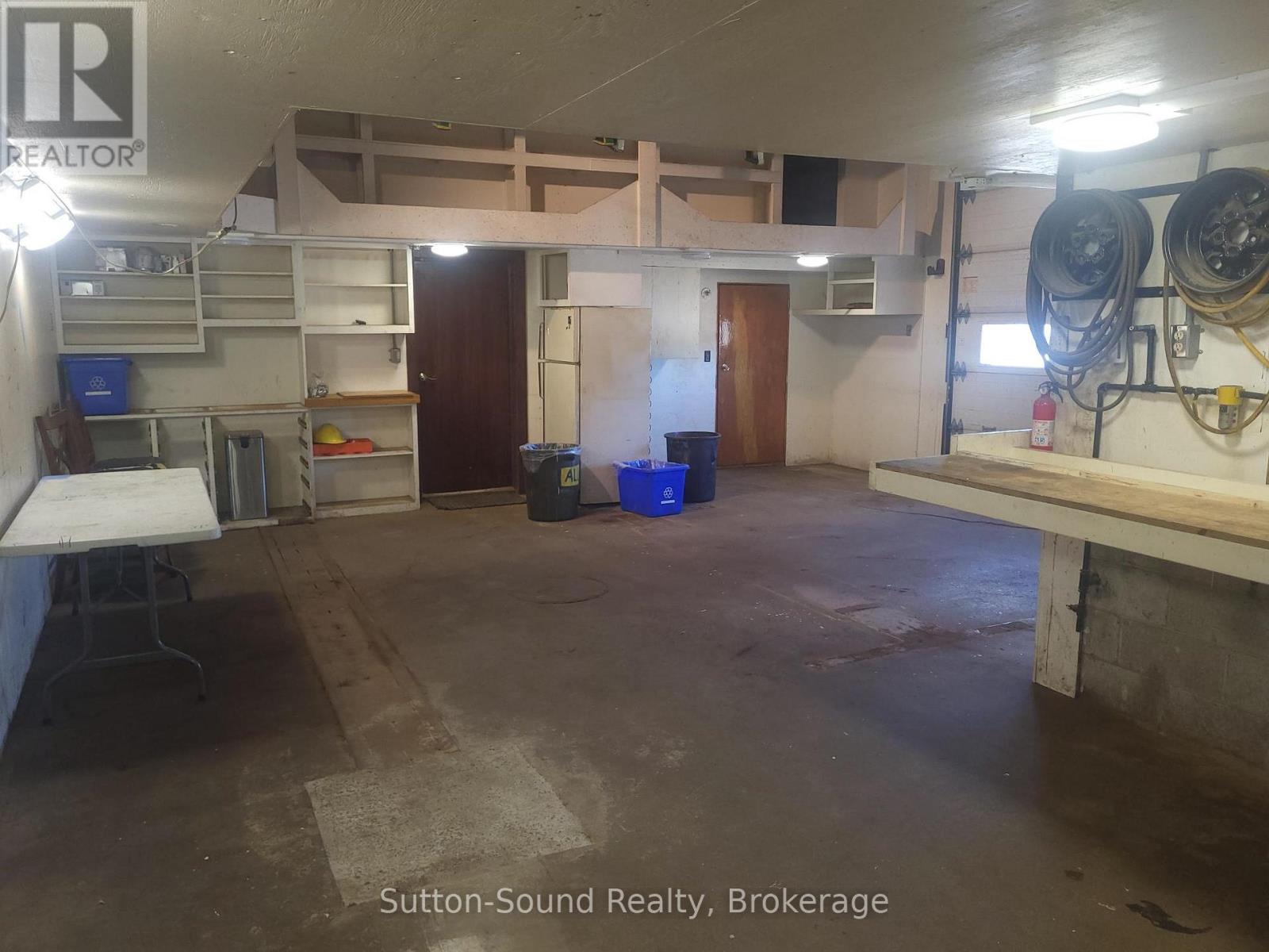 402432 Grey Road 4, West Grey, Ontario  N0H 1R0 - Photo 9 - X13030812