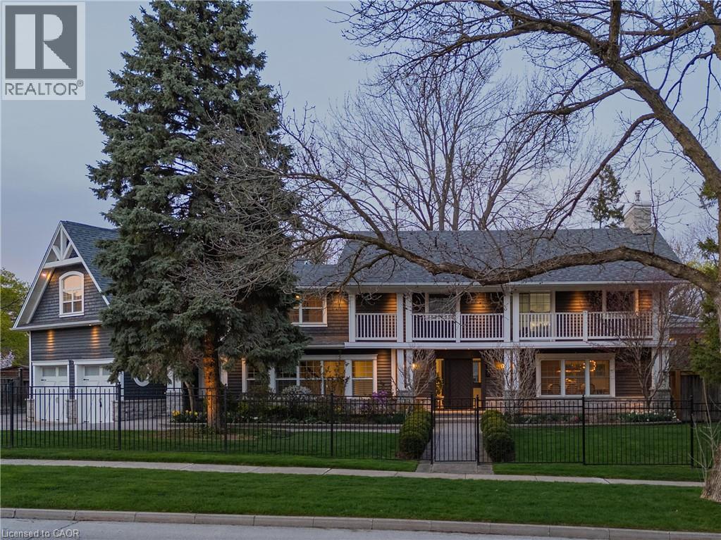 115 CHARNWOOD Drive, Oakville, Ontario