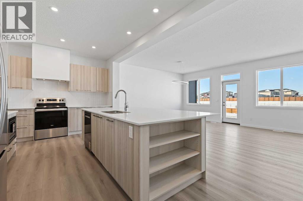 421 Corner Glen Way NE, Calgary, Alberta