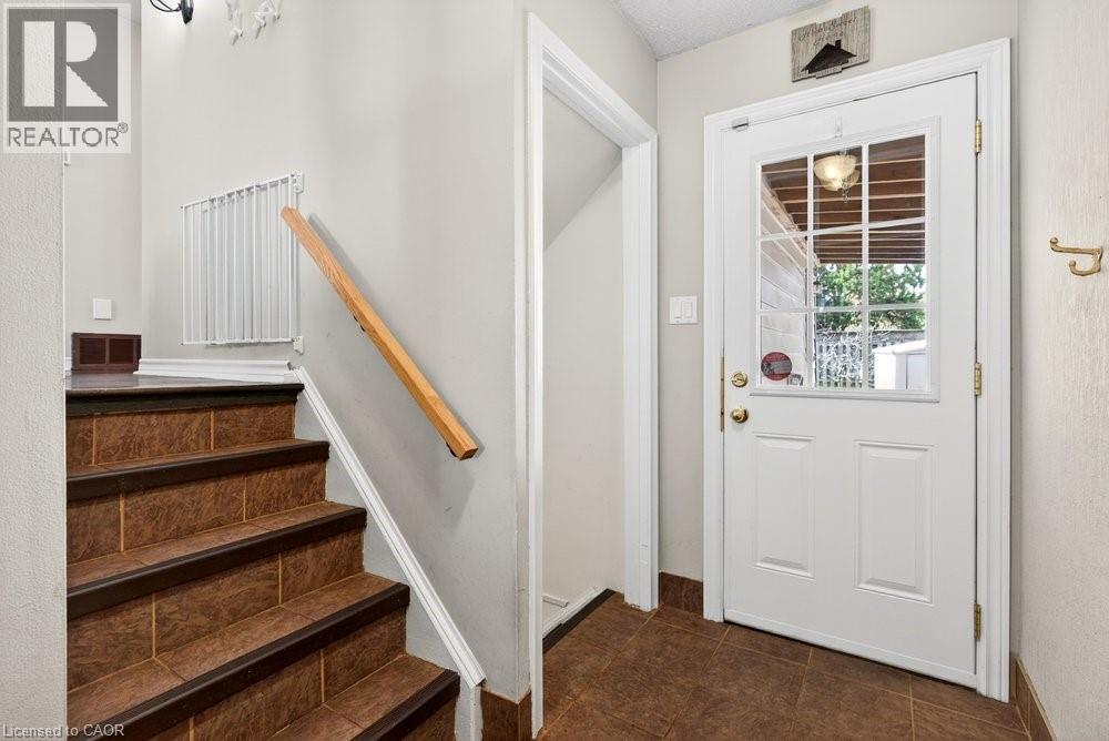 368 Carson Drive, Hamilton, Ontario  L8T 4V1 - Photo 5 - 40800050