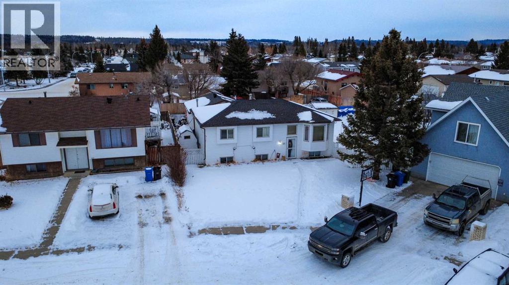 128 10 Avenue NE, Sundre, Alberta  T0M 1X0 - Photo 2 - A2277995