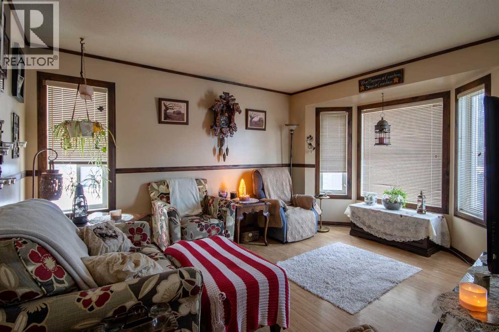 128 10 Avenue NE, Sundre, Alberta  T0M 1X0 - Photo 10 - A2277995