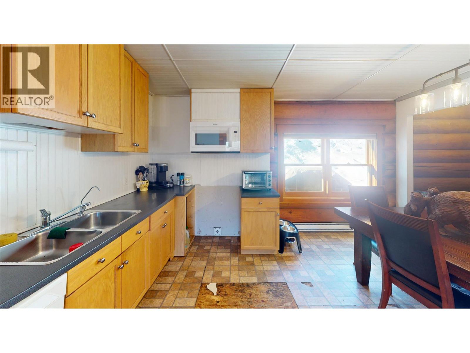 2131 Highway 3 Highway, Fernie, British Columbia  V0B 1M5 - Photo 15 - 10372475