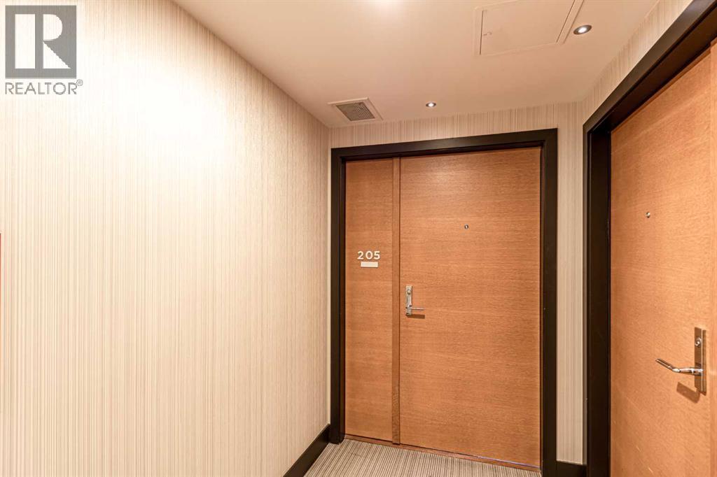 205, 519 Riverfront Avenue SE, Calgary, Alberta  T2G 1K6 - Photo 2 - A2282831