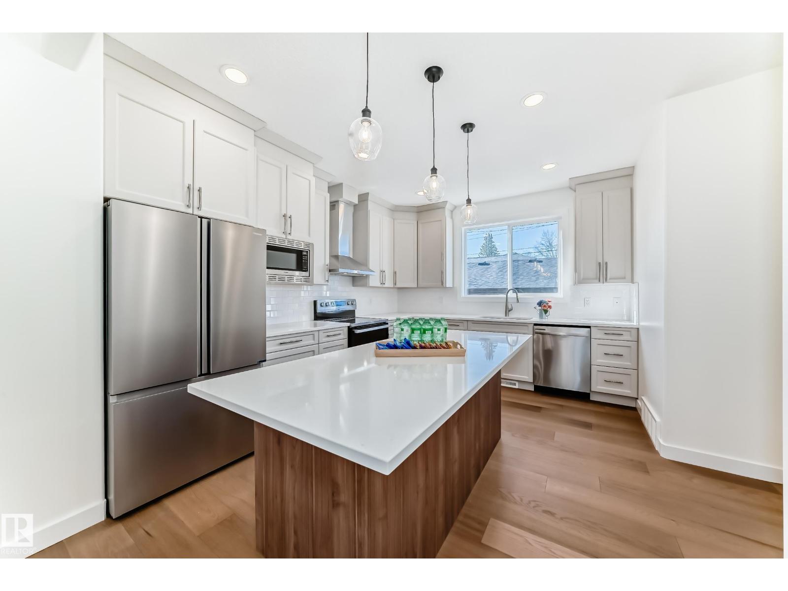 10721 70 Av Nw, Edmonton, Alberta  T6H 2G4 - Photo 4 - E4483471