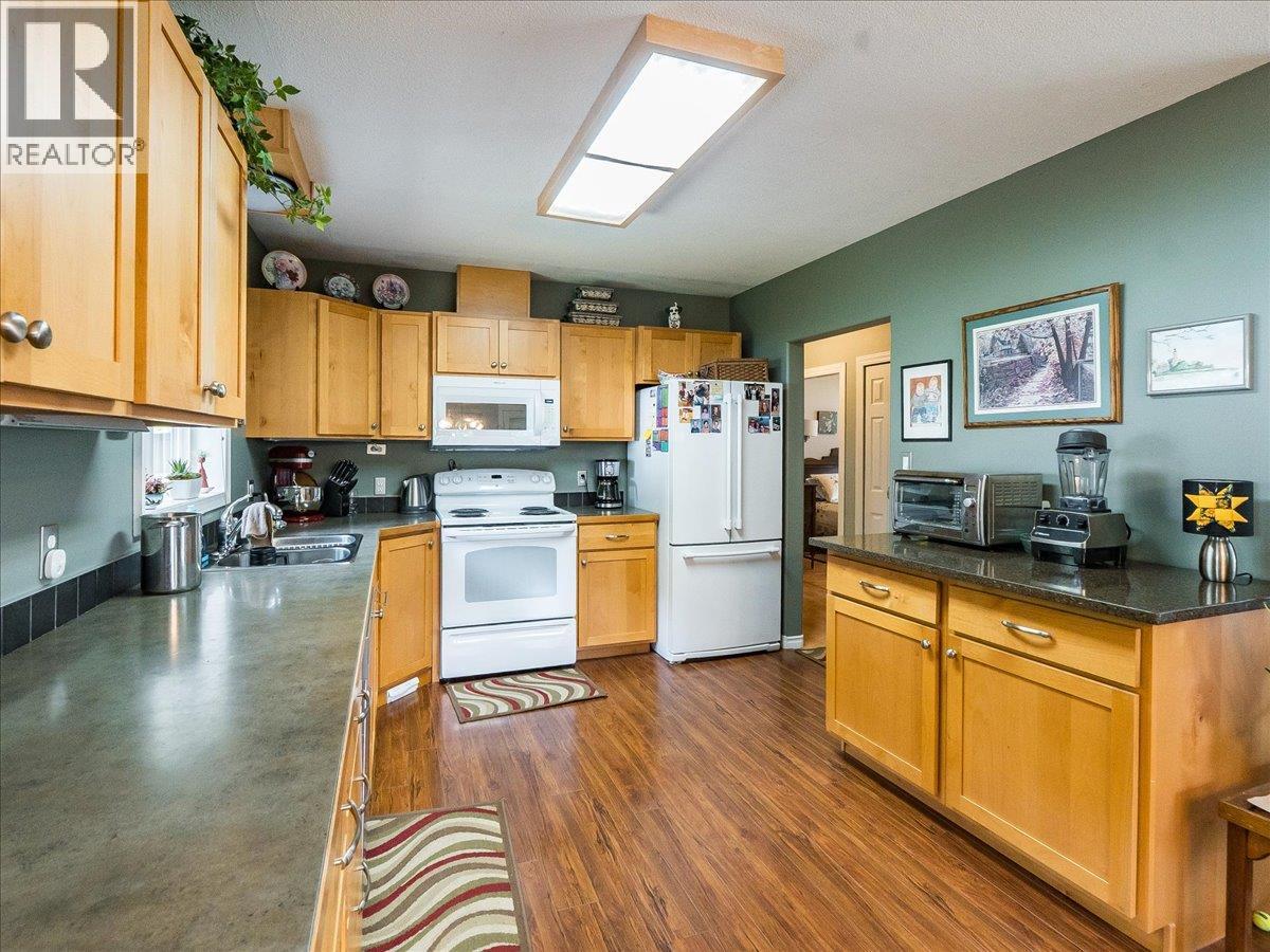 1663 Moran Road Road, Thrums, British Columbia  V1N 4N5 - Photo 6 - 10382160