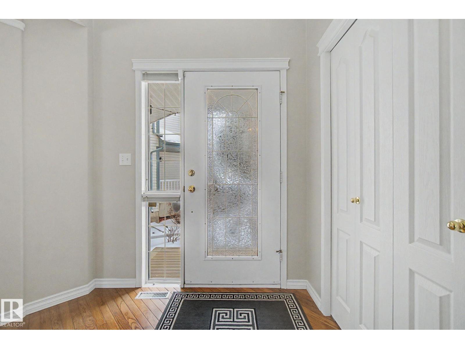 11732 10 Av Nw Nw, Edmonton, Alberta  T6J 7A6 - Photo 3 - E4483473