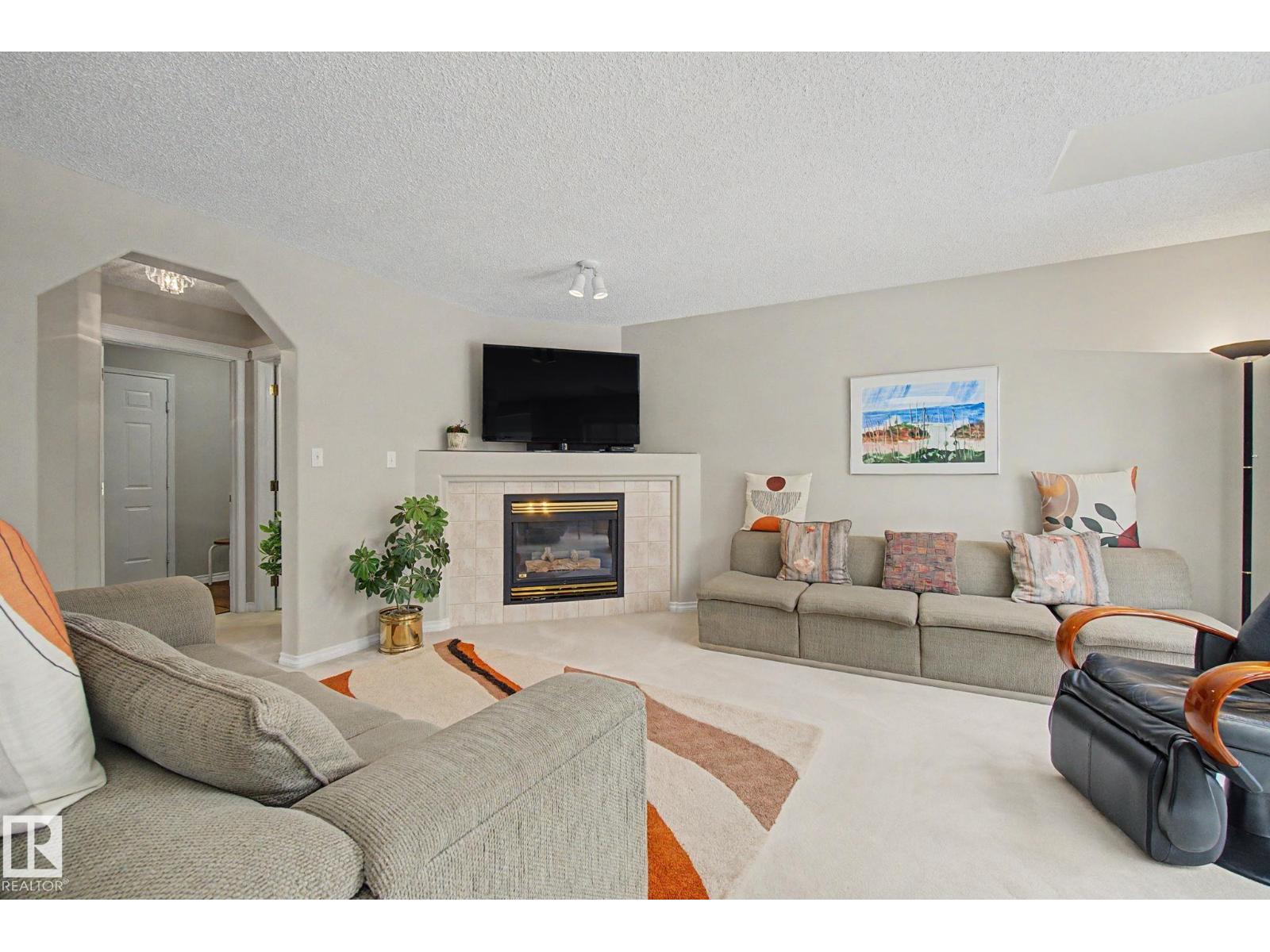 11732 10 Av Nw Nw, Edmonton, Alberta  T6J 7A6 - Photo 9 - E4483473