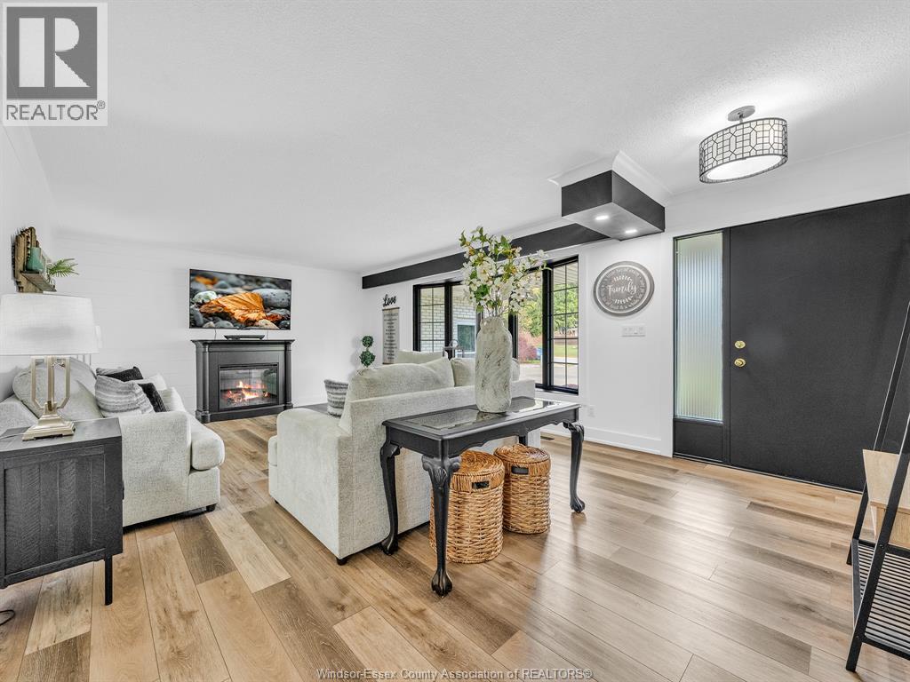 1367 Oxford Avenue, Kingsville, Ontario  N9Y 2S8 - Photo 3 - 26008913