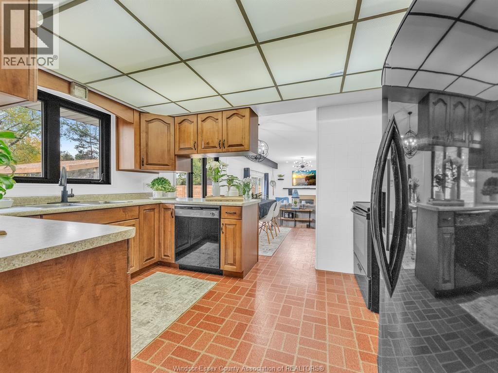 1367 Oxford Avenue, Kingsville, Ontario  N9Y 2S8 - Photo 8 - 26008913