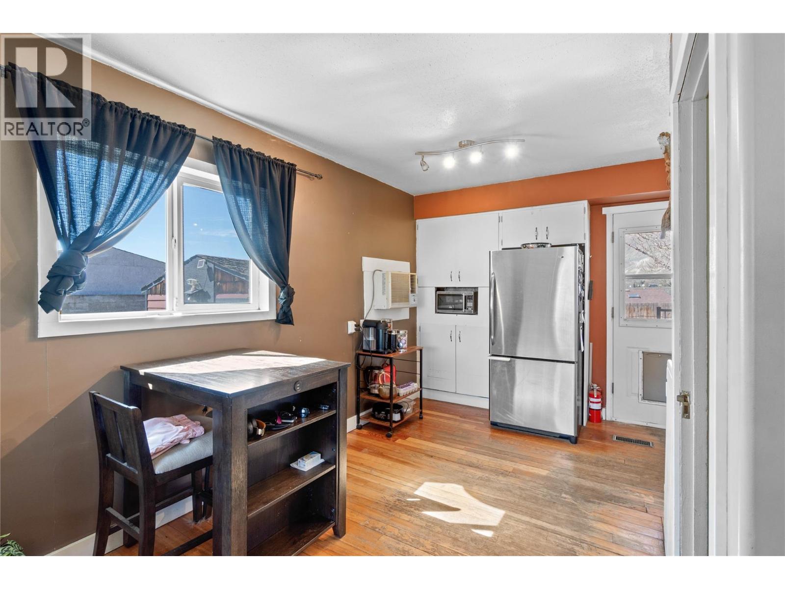 2164 Crescent Drive, Kamloops, British Columbia  V2C 4J4 - Photo 6 - 10383922