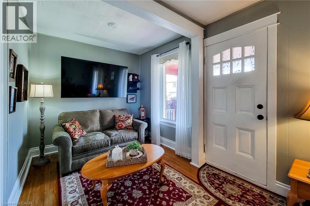 72 East 32nd Street, Hamilton, Ontario  L8V 2R9 - Photo 6 - 40816344