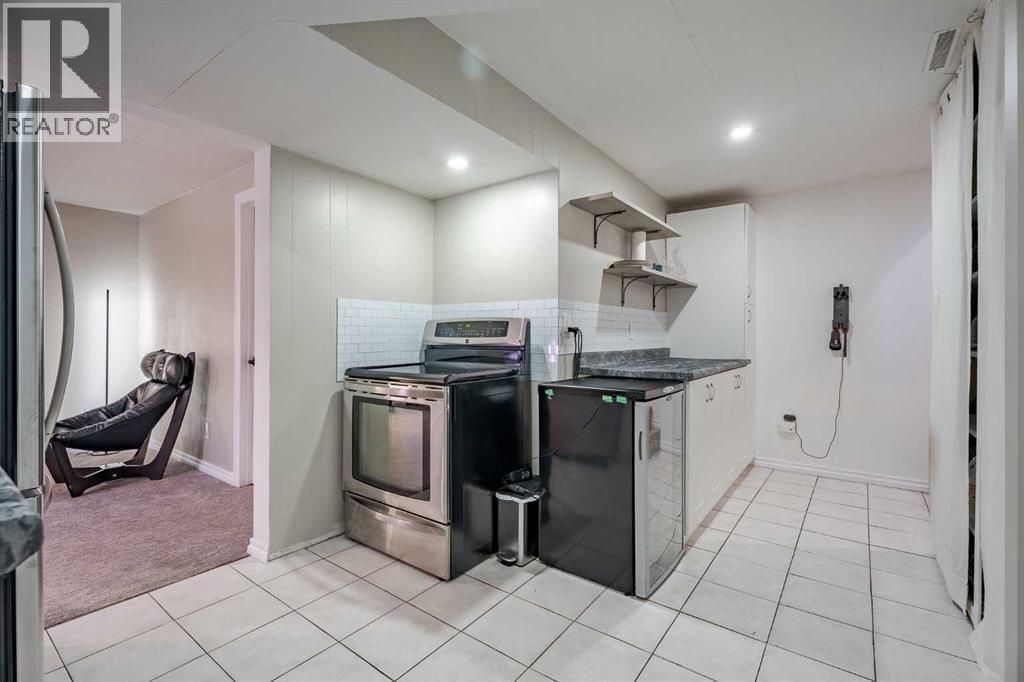 4803 Brockington Road NW, Calgary, Alberta  T2L 1R5 - Photo 21 - A2290285