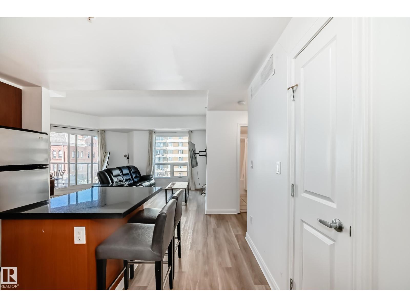 #908 9819 104 St Nw, Edmonton, Alberta  T5K 0Y8 - Photo 5 - E4483482