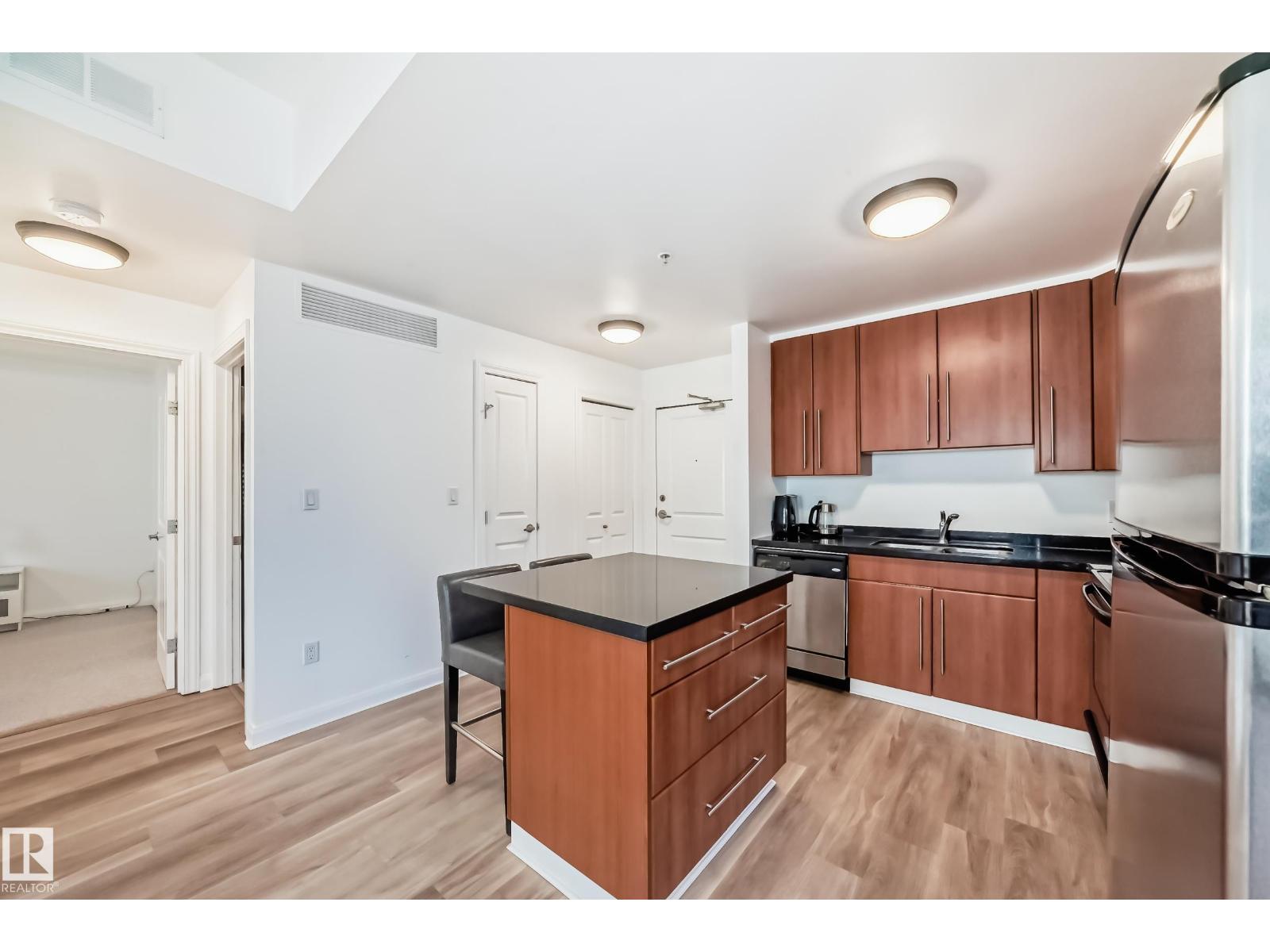 #908 9819 104 St Nw, Edmonton, Alberta  T5K 0Y8 - Photo 8 - E4483482