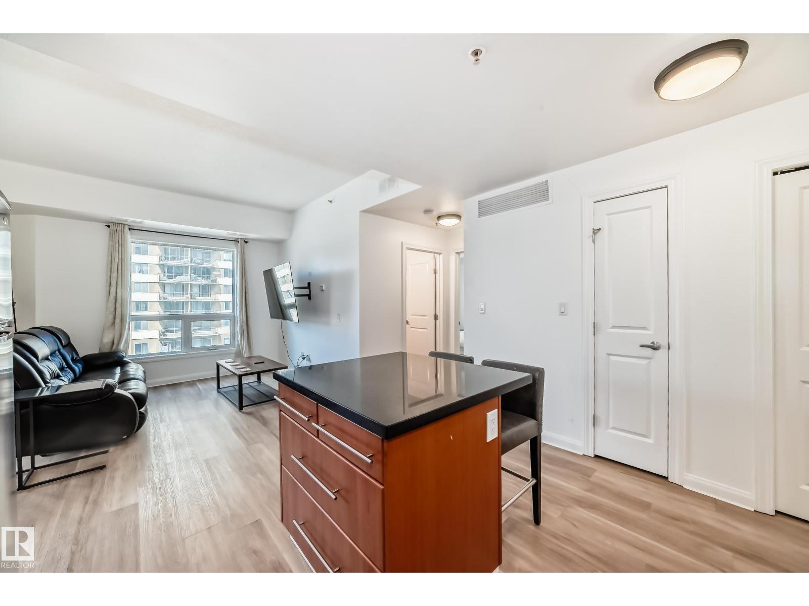 #908 9819 104 St Nw, Edmonton, Alberta  T5K 0Y8 - Photo 9 - E4483482