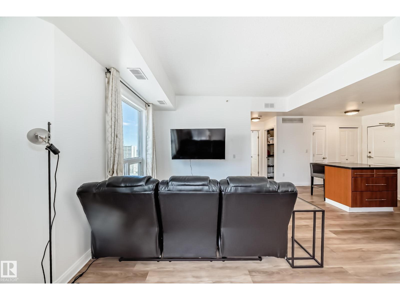 #908 9819 104 St Nw, Edmonton, Alberta  T5K 0Y8 - Photo 15 - E4483482