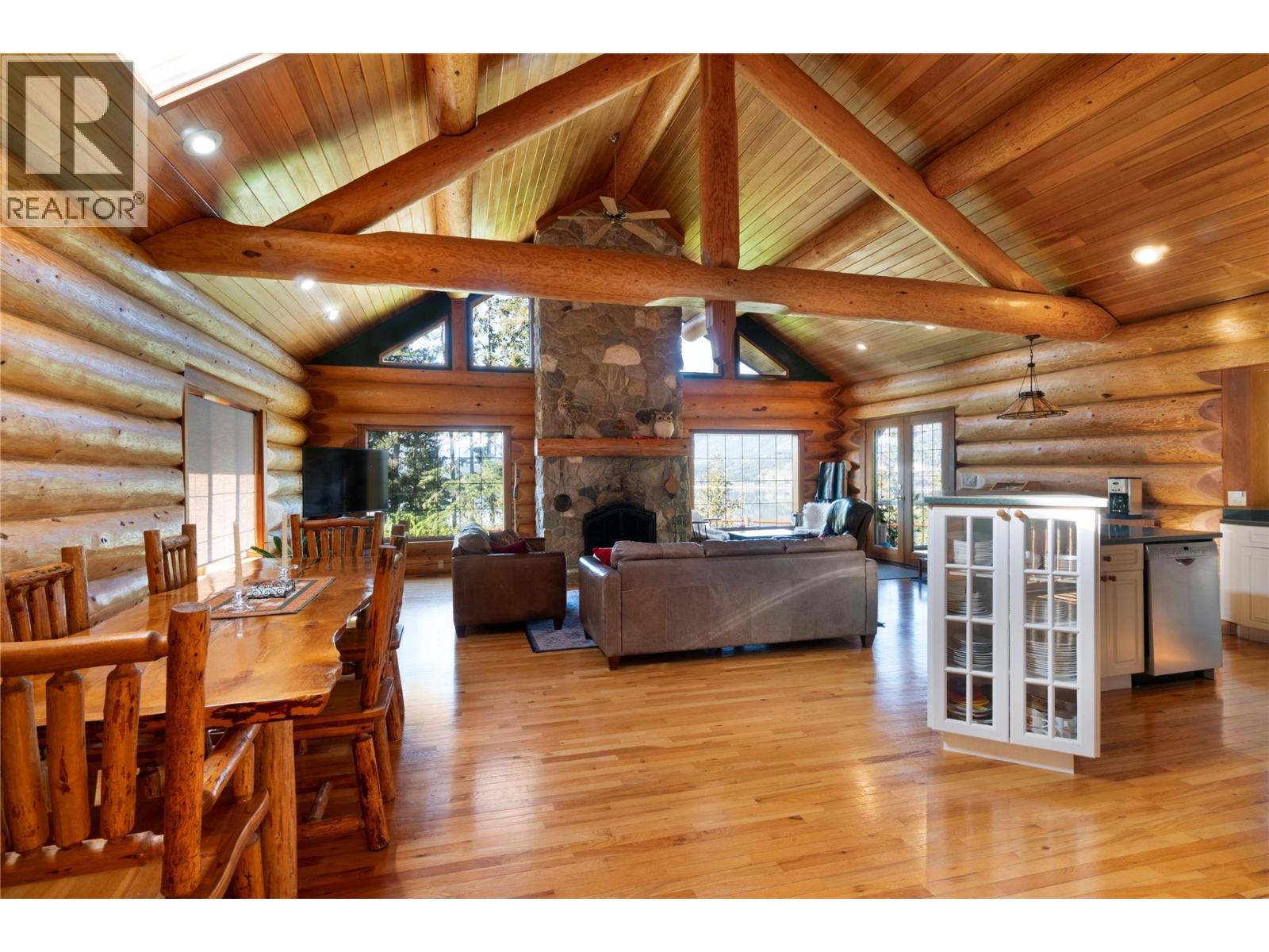 3660 Braelyn Road, Tappen, British Columbia  V0E 2X0 - Photo 6 - 10384232