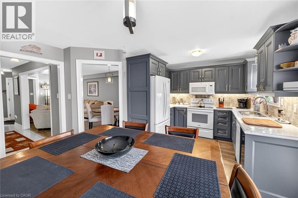 3753 Densbury Drive, Mississauga, Ontario  L5N 6Z2 - Photo 13 - 40818200