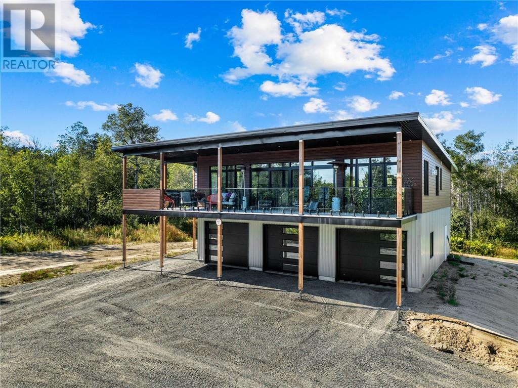 1836 Yorkshire Drive, Val Caron, Ontario  P3N 1R9 - Photo 2 - 2127266