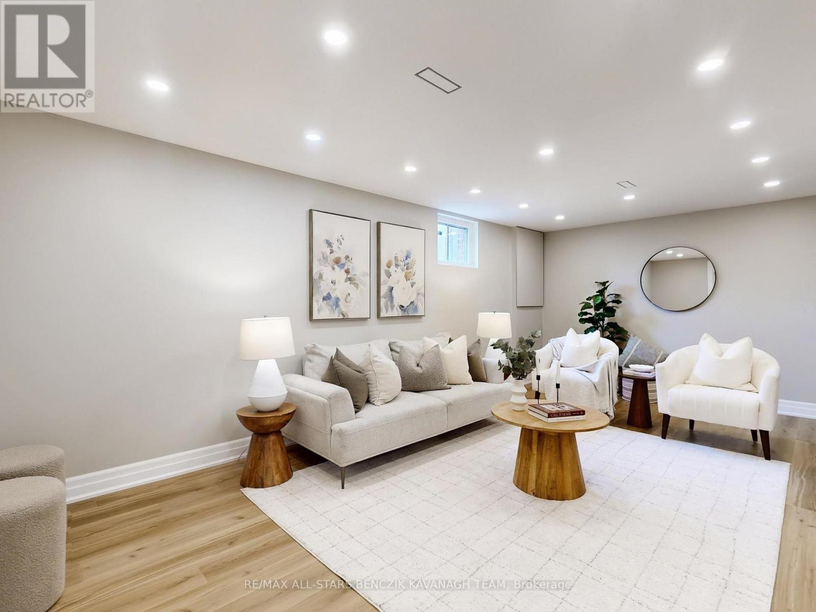 30 Sir Caradoc Place, Markham, Ontario  L3P 2X6 - Photo 15 - N12950798