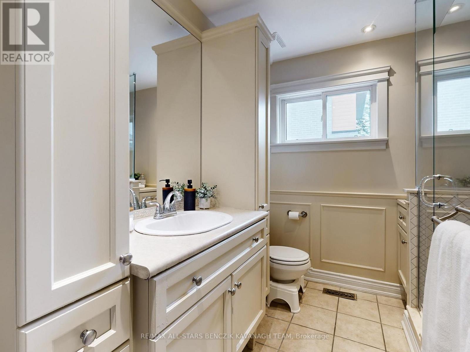 30 Sir Caradoc Place, Markham, Ontario  L3P 2X6 - Photo 12 - N12950798