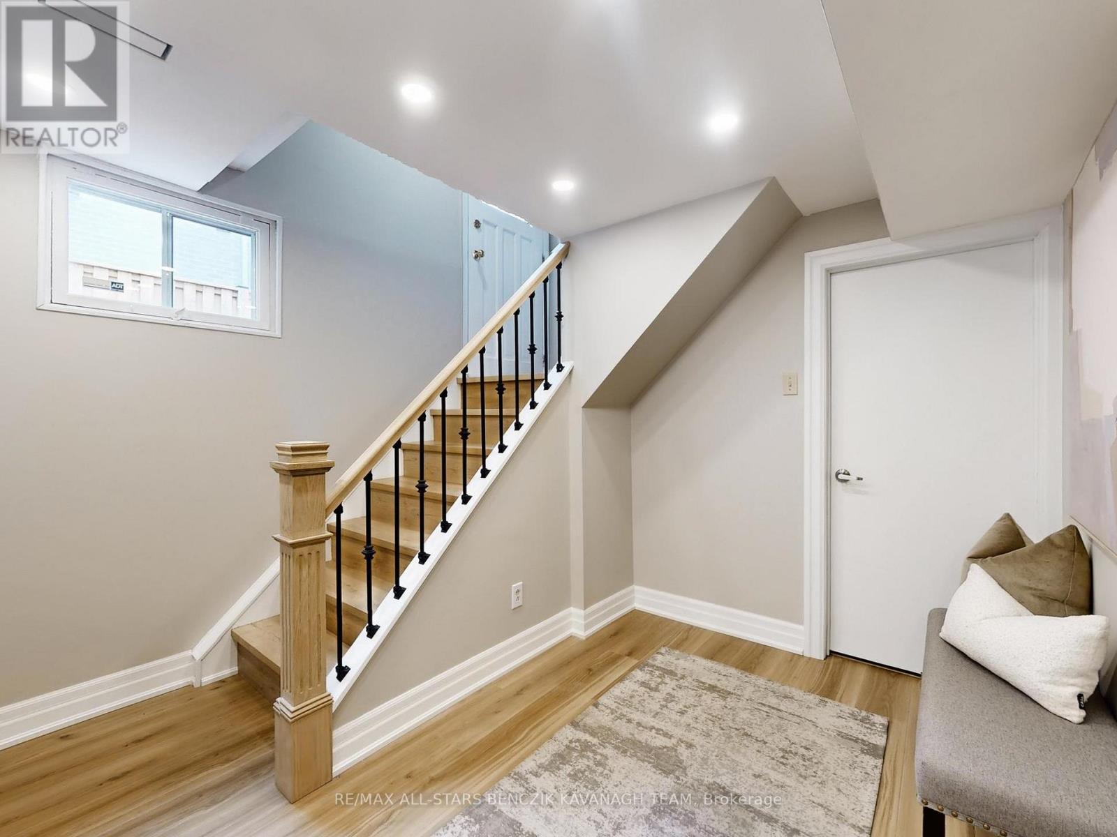 30 Sir Caradoc Place, Markham, Ontario  L3P 2X6 - Photo 13 - N12950798