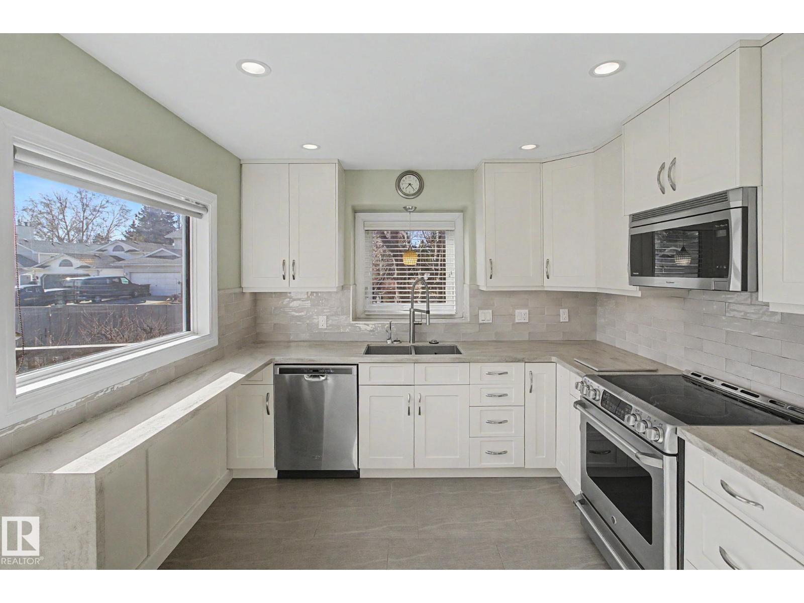 3903 32 St Nw, Edmonton, Alberta  T6T 1J5 - Photo 9 - E4483511